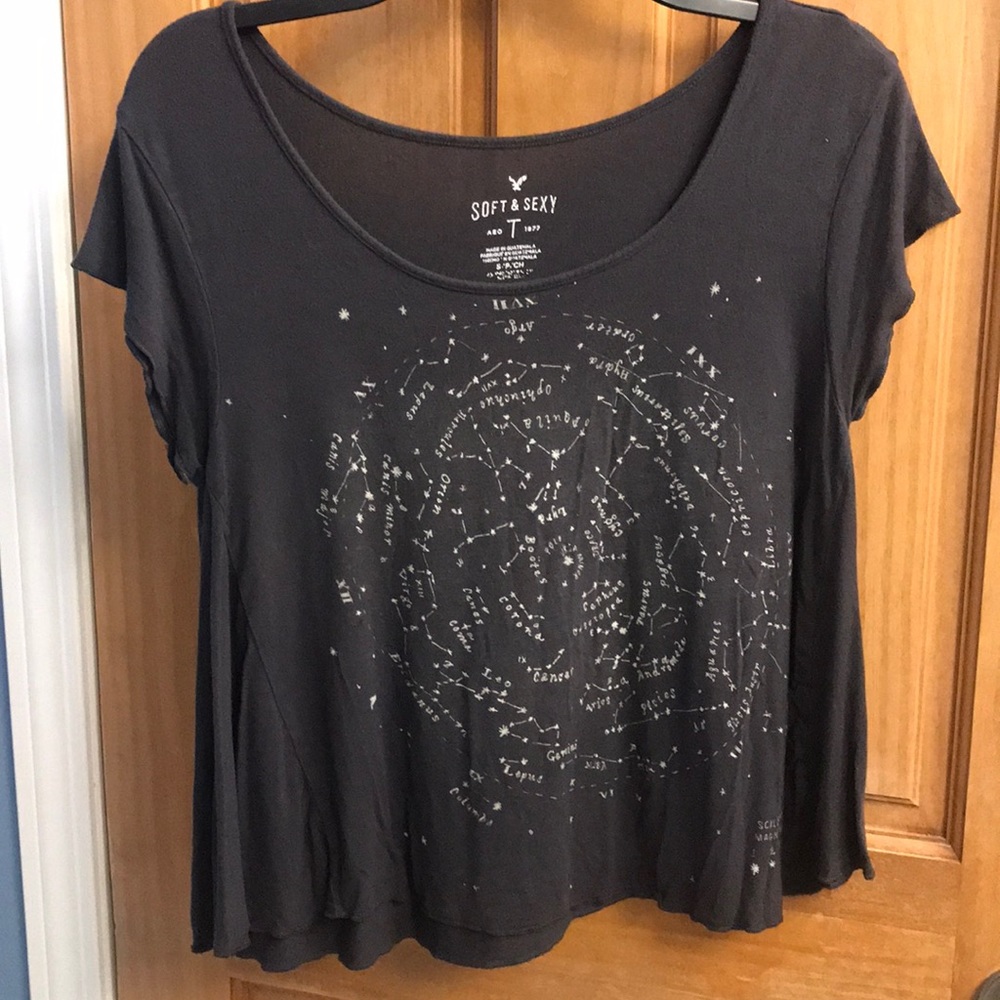 Soft and sexy american eagle t shirt. size small.